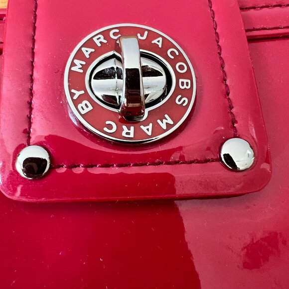 MARC by MARC JACOBS pink patent leather wallet - Picture 5 of 9